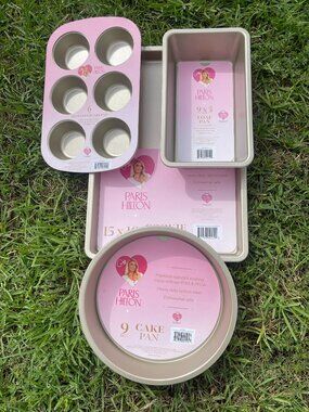 Paris Hilton Pink Champagne 4-Piece Bakeware Set NWT